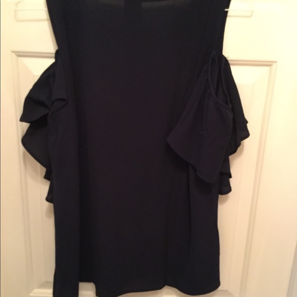 Cold shoulder top.   Never warn - Picture 3 of 3